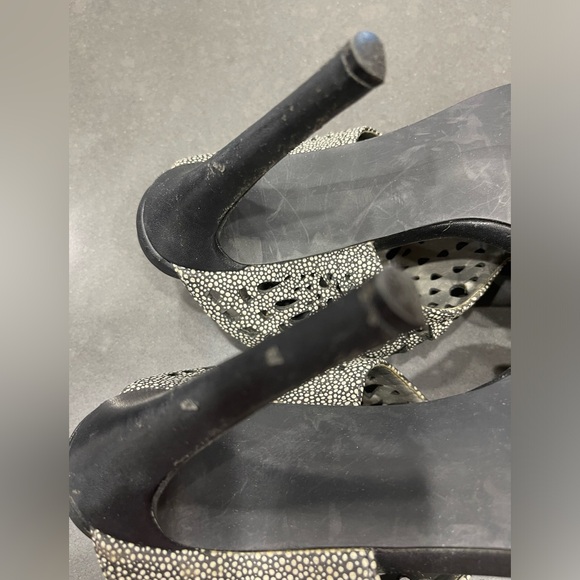 PEBBLE PRINT SLIDE IN HIGH HEELS by JustFab. They measure at Size 9, 10” inside. - Picture 3 of 7